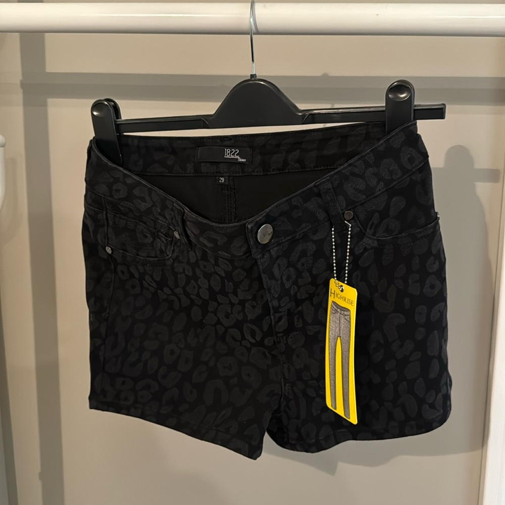 1822 High Rise Short Size 29